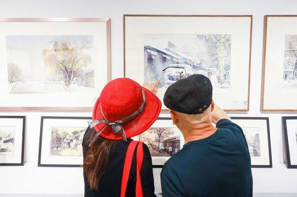 散户炒股 以画笔镌刻文脉 “胡同画家”况晗作品展亮相西单